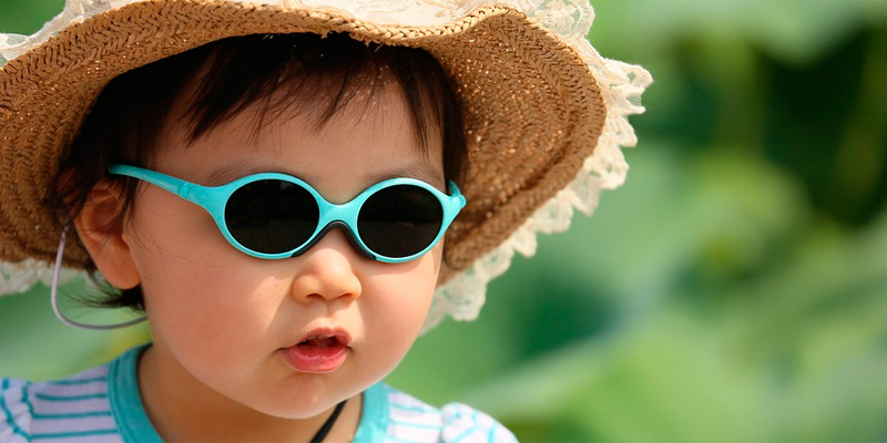 Bebés y niños, con gafas de sol